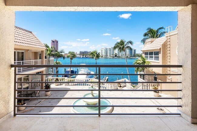 Building Photo - 555 S Ocean Blvd