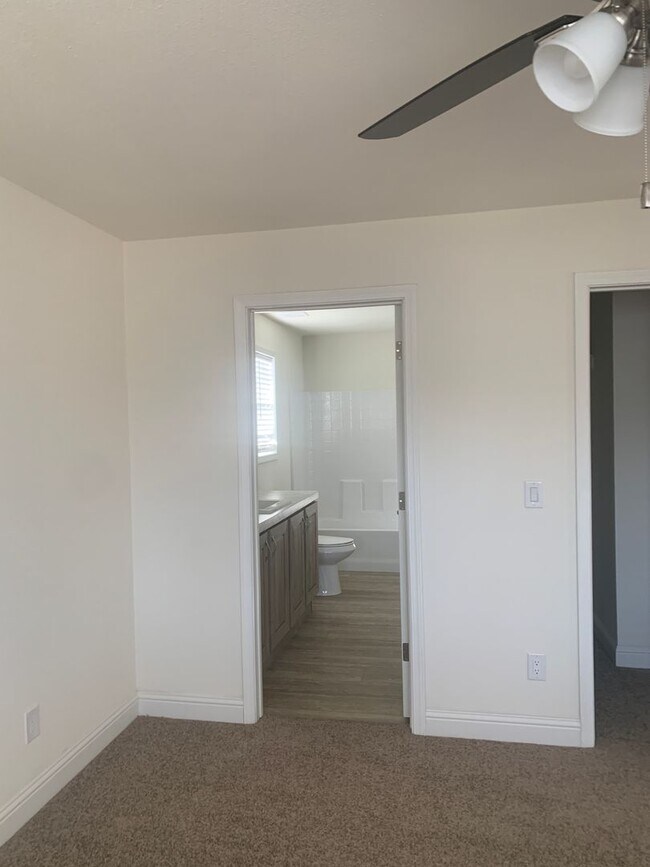 Building Photo - Magalia Home for rent, 3bed 2bath, enclose...