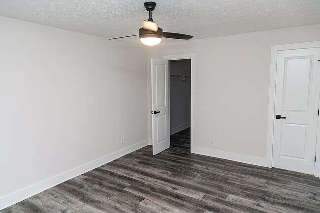 Building Photo - 410 Countryside Pl