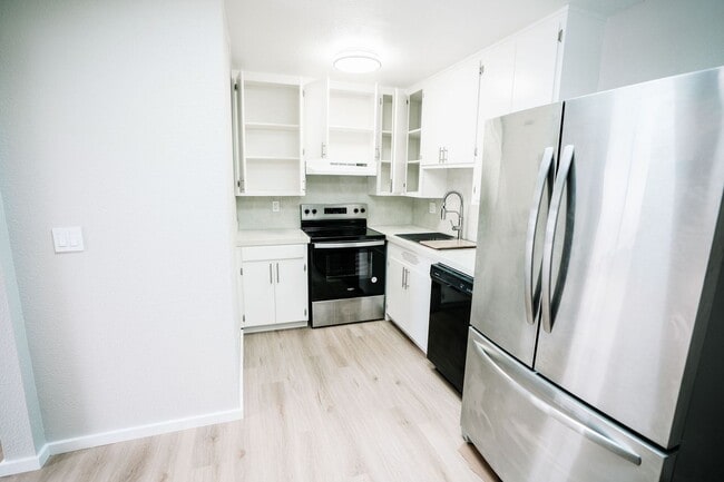 Building Photo - 1440 Myrtle Avenue