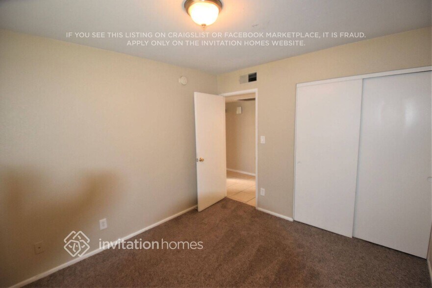 Building Photo - 5415 N 71st Dr