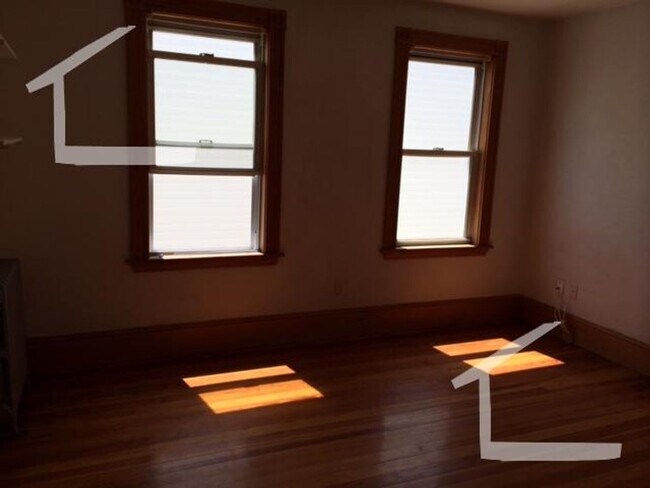 Building Photo - 47 Litchfield St