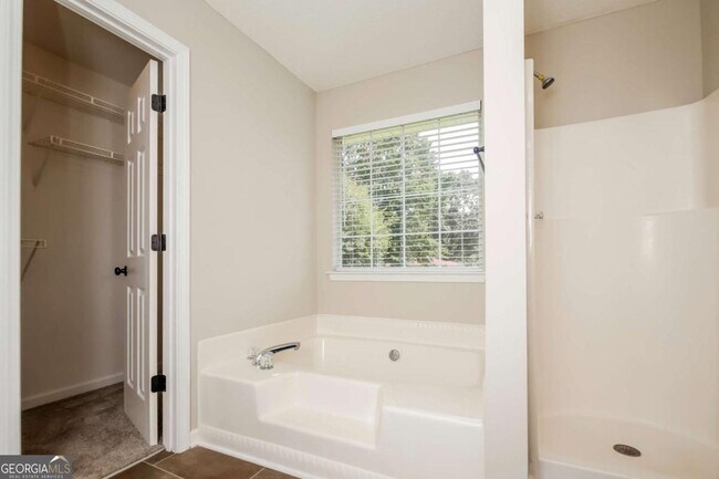 Building Photo - 37 Ridgefield Dr