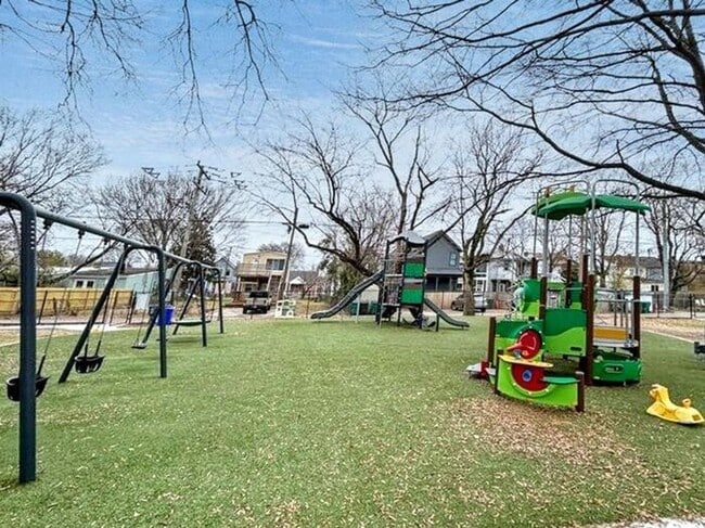 Building Photo - Charming 3-Bedroom Home – Spacious & Conve...