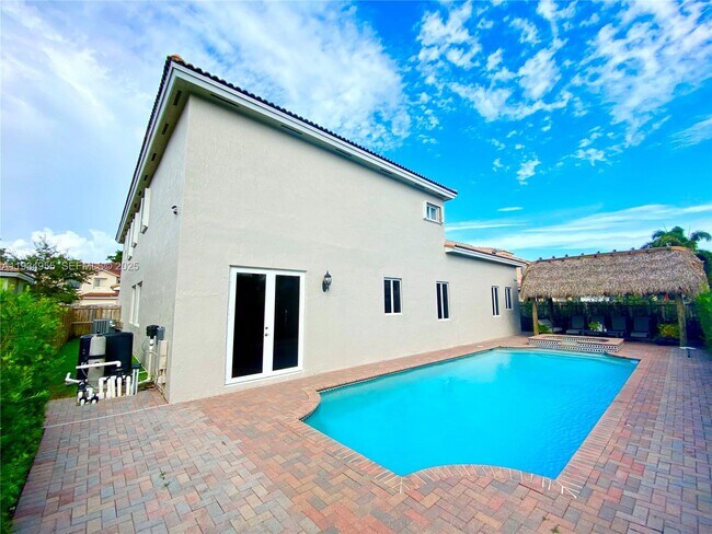 Building Photo - 2239 SE 19th Ave