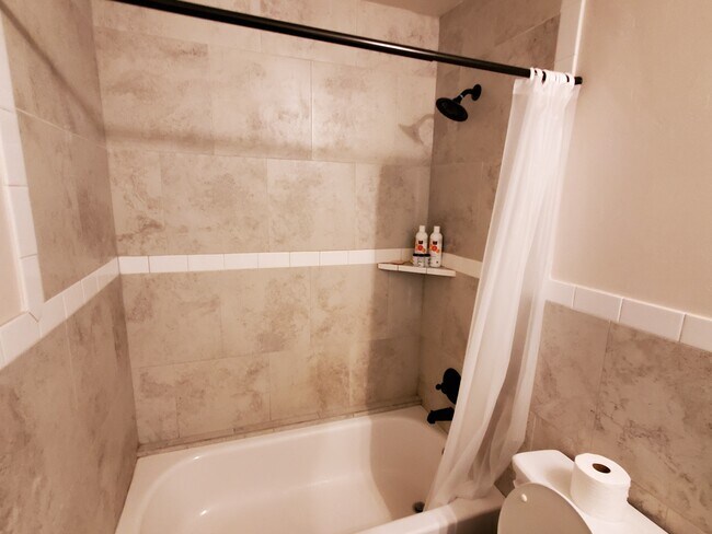 Building Photo - 37 W Thatcher St