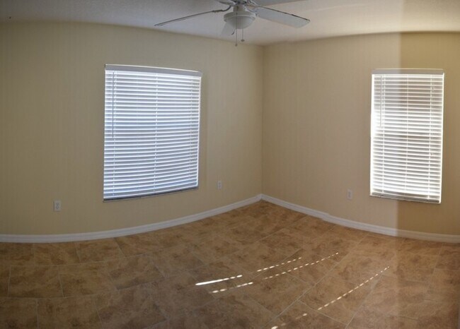 Building Photo - 10120 SE 67 TERR