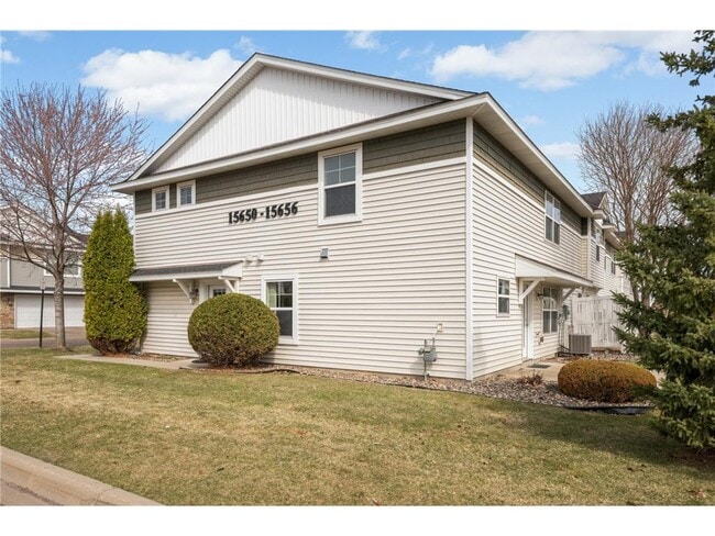 Building Photo - 15650 60th Ave N