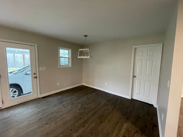 Building Photo - 3082 Valley Creek Rd