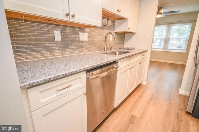 Building Photo - 12521 Laurel Grove Pl