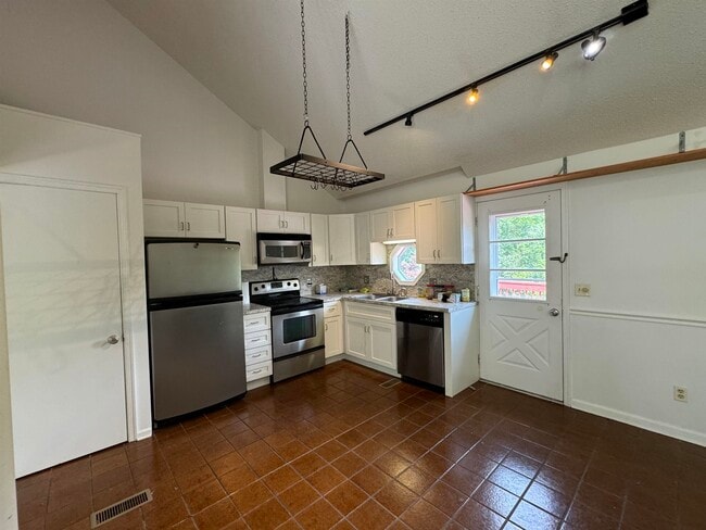 Building Photo - 200 Alleghany Dr