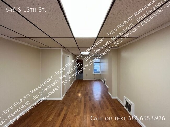 Building Photo - 549 S 13th St