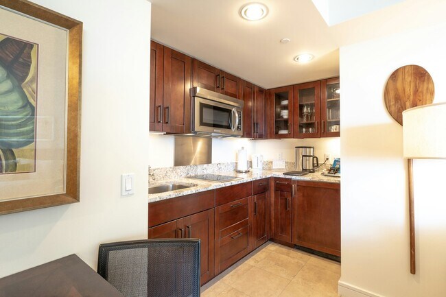 Building Photo - 223 Saratoga Rd