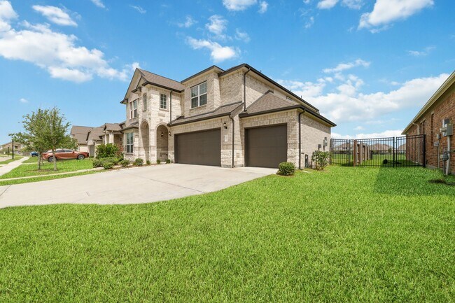 Primary Photo - 75 Carmel Dr