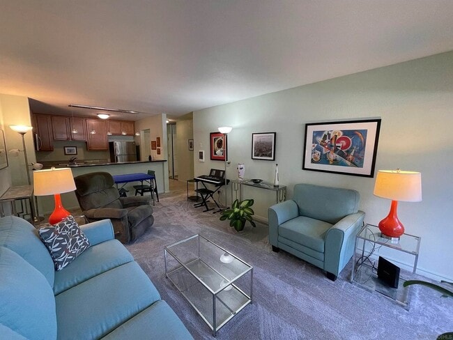 Building Photo - 3030 Suncrest Dr