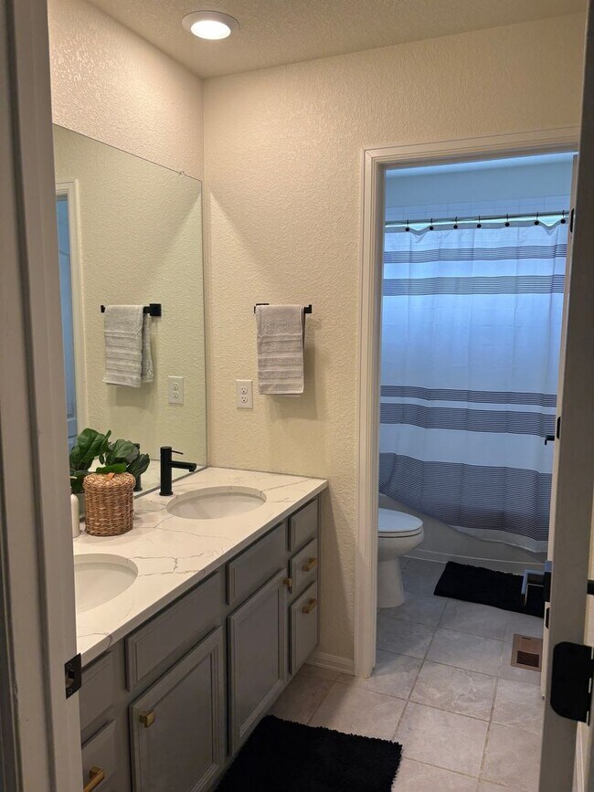 Building Photo - 9541 Pagosa St