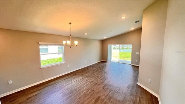 Building Photo - 1097 SILAS St