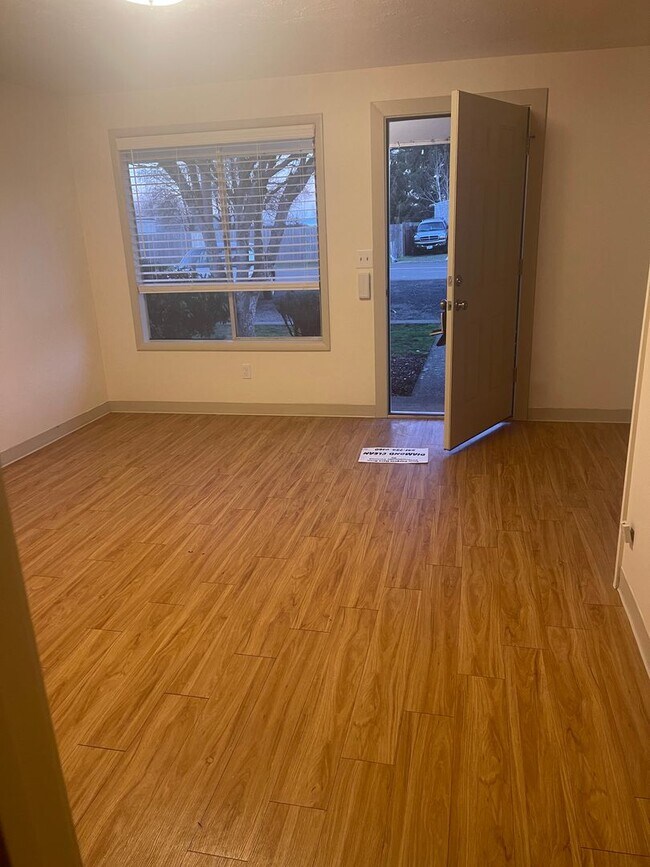 Building Photo - Surrounded by Nature, Close to Town!