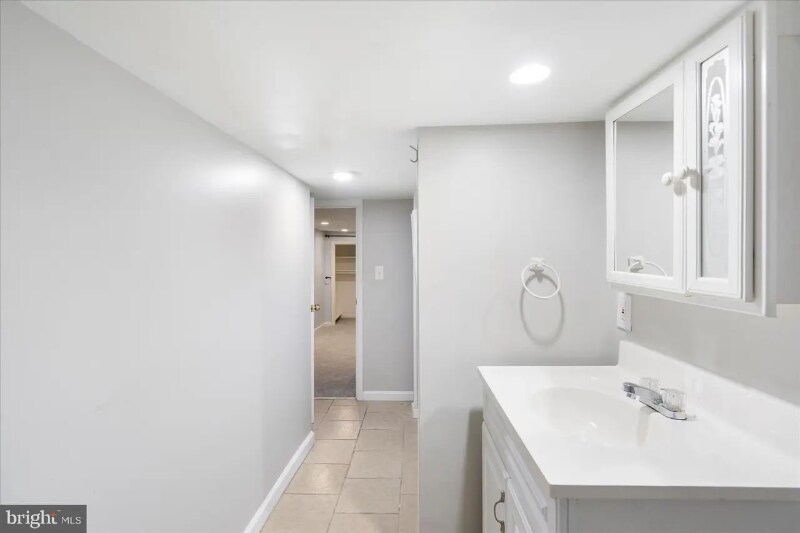 Building Photo - 57 E Heath St