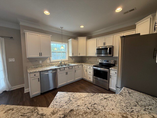 Building Photo - 2604 Farmhouse Dr