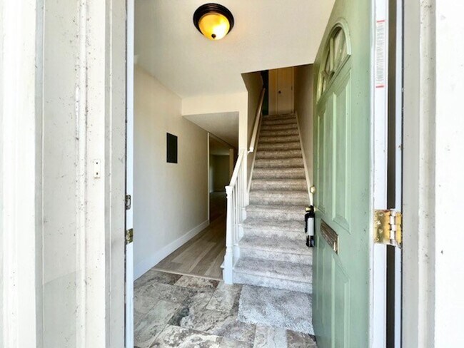 Building Photo - 2X2.5 -MOVE IN NOW! NEW LVP FLOORING ON 1ST FLOOR! NEW CARPET ON 2ND FLOOR! WATER VIEWS! CALL TOD...