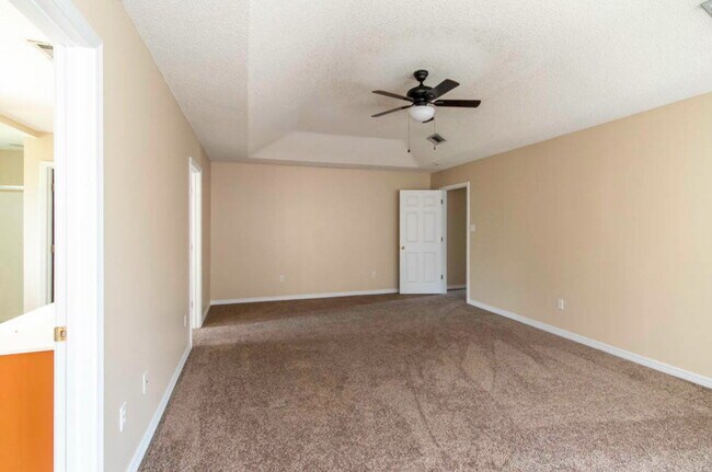 Building Photo - 3514 Farrington Ct