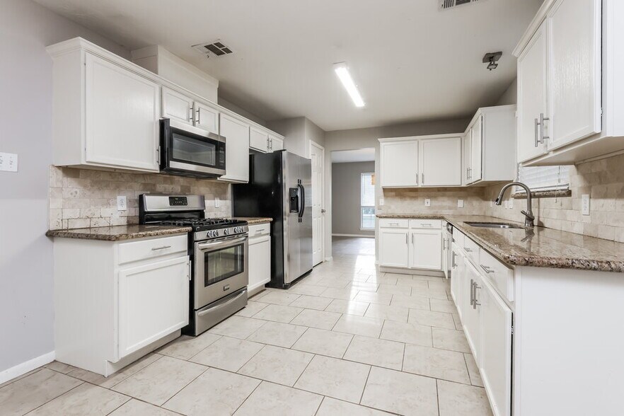 Building Photo - 403 Douglas Fir Dr