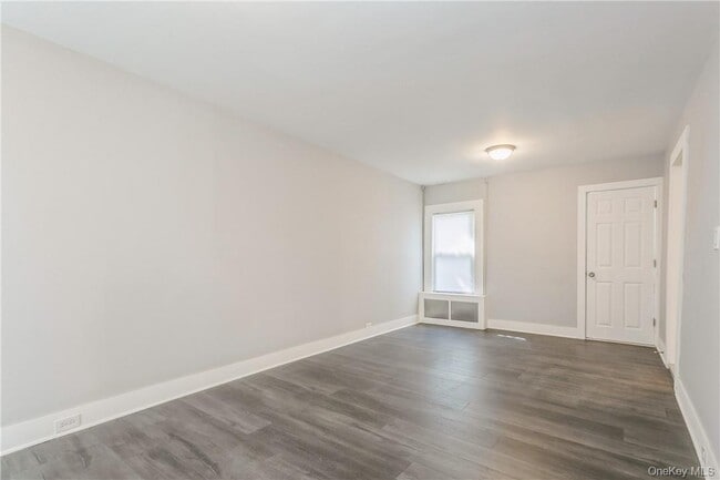 Building Photo - 156 Bellevue Pl