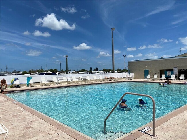 Building Photo - 2107 Ohio Ave