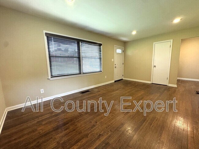 Building Photo - 916 Zion Cir