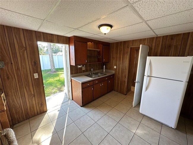 Building Photo - 2002 20th St W