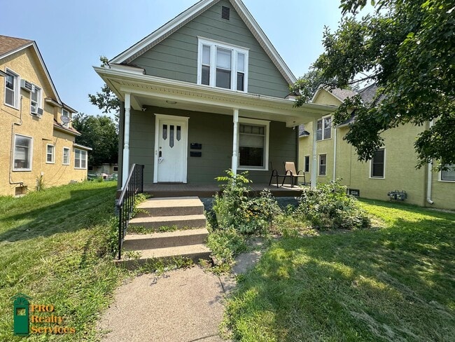 Primary Photo - 2 Bedroom Upper Level Duplex Unit