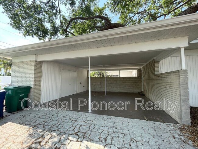 Building Photo - 3602 S Beach Dr