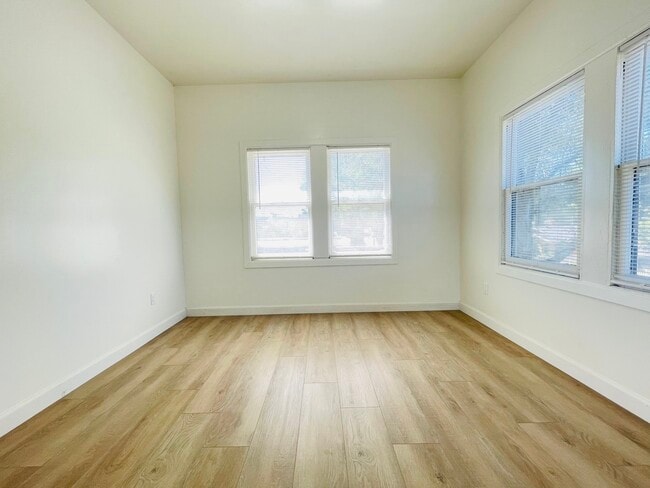 Building Photo - 3990 4th St