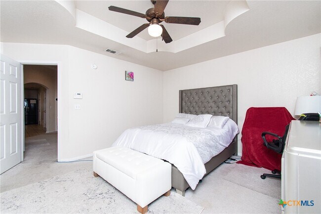 Building Photo - 211 Sims Ridge Dr