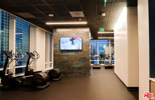 Building Photo - 877 Francisco St