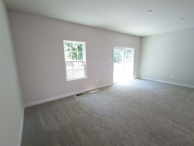 Building Photo - Gorgeous New Construction (never lived in)...