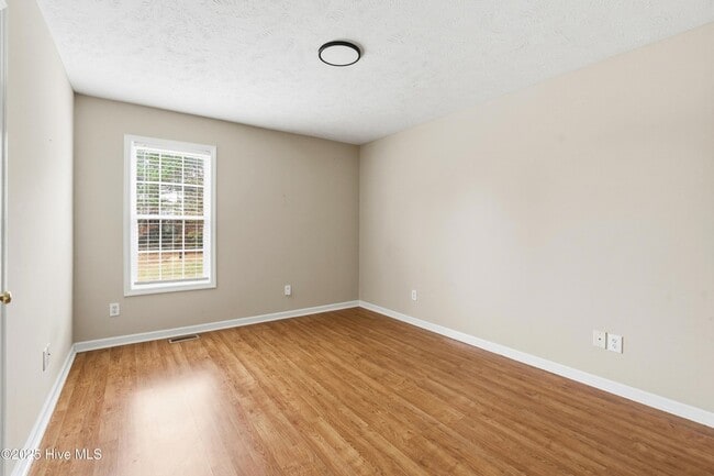 Building Photo - 558 Wiregrass Rd