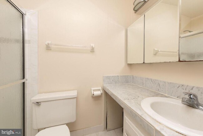 Building Photo - 215 N 23rd St