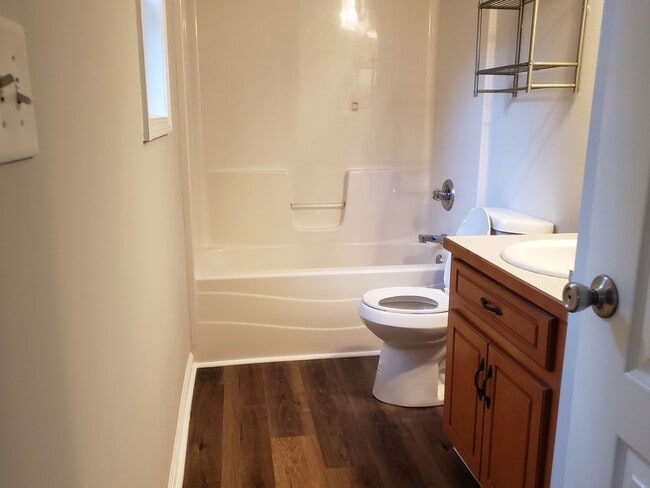 Building Photo - 2BR Townhouse in Canton