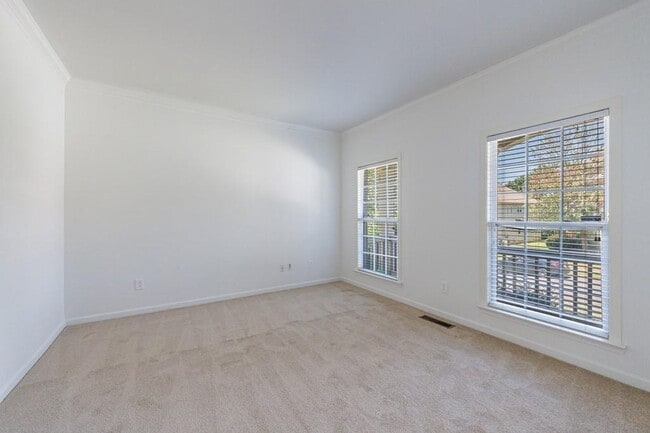 Building Photo - 279 Collins View Ct