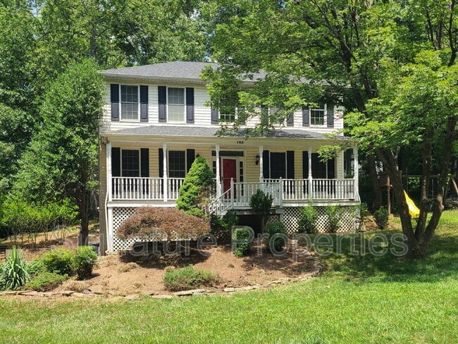 Primary Photo - 105 Oakwood Dr