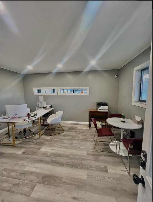 Building Photo - Summit