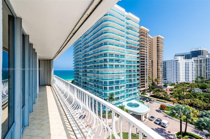 Building Photo - 10155 Collins Ave