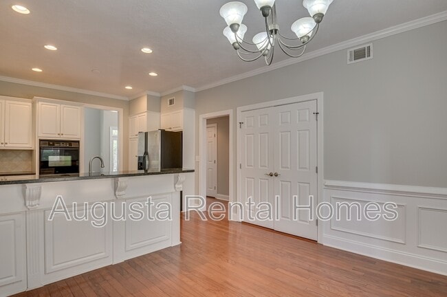 Building Photo - 145 Coach Ln