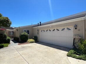 Building Photo - Stunning *VIEW* home for rent in desirable...