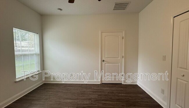 Building Photo - 6625 Osceola St