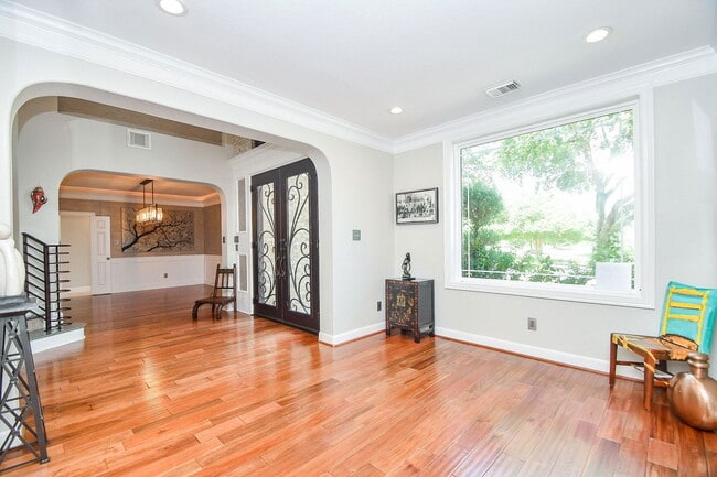 Building Photo - 7106 Habersham Ave