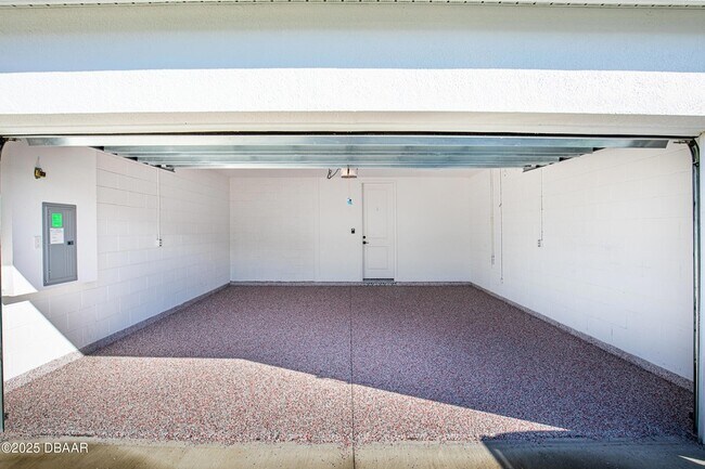 Building Photo - 207 Hang Loose Wy