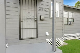 Building Photo - 2311 N Louis St